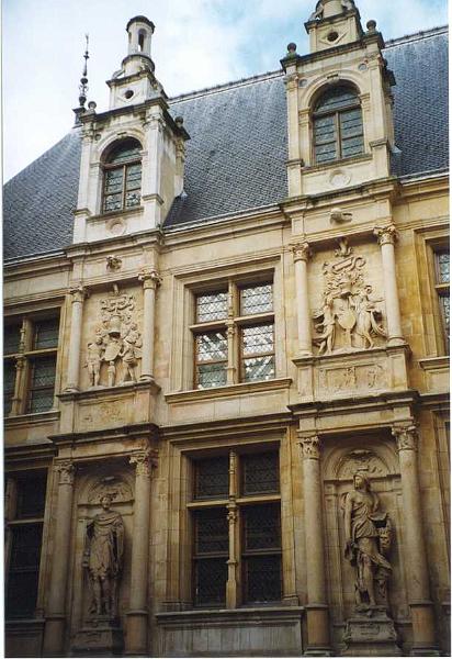 Caen, Hotel d'Escoville (Nicolas Le Valois d'Escoville, 1533->1538)