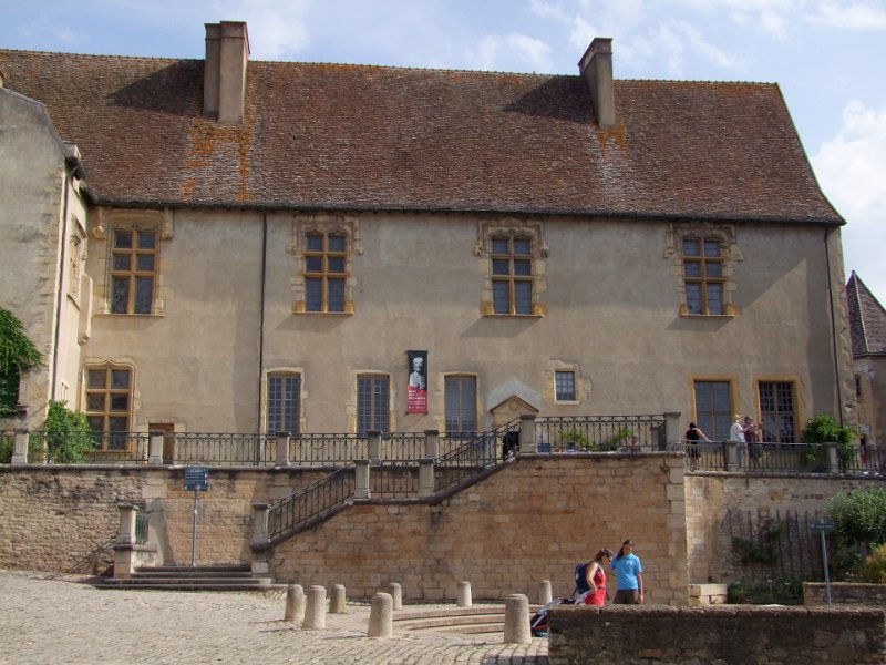 Cluny, Palais Jean de Bourbon
