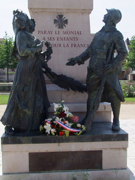 Paray-le-Monial, Monument aux morts