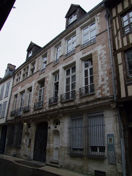 Troyes