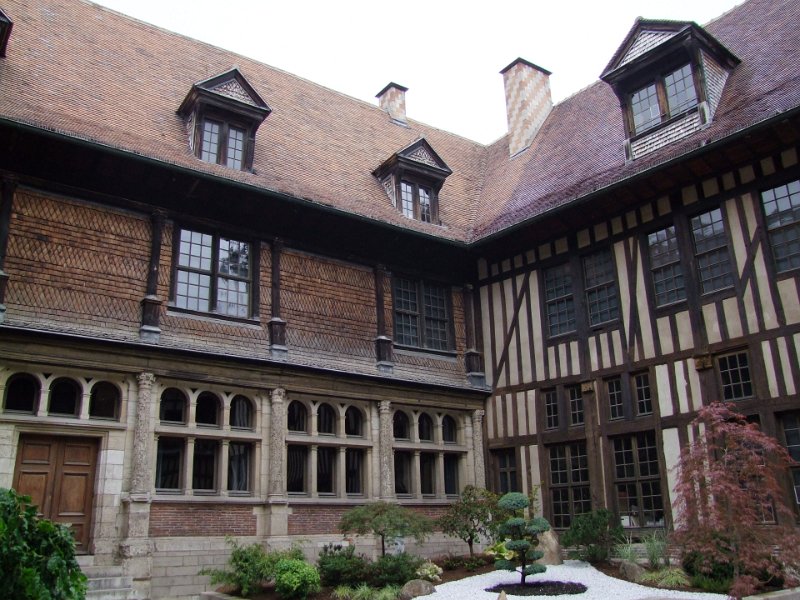 Troyes