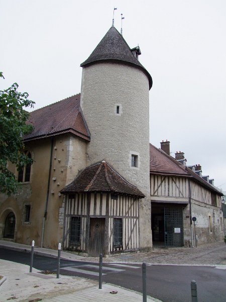 Troyes