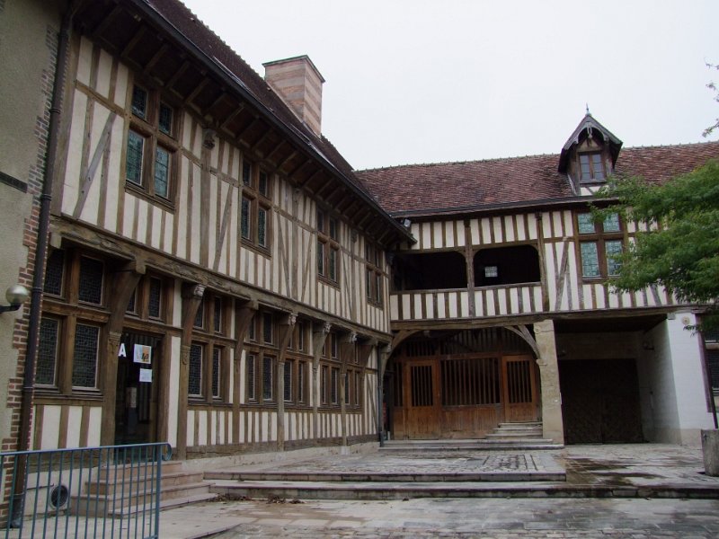 Troyes