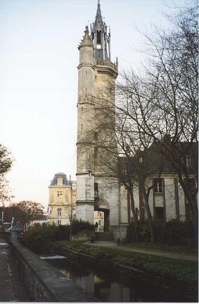 Evreux, Place de Gaulle: Tour de l'Horloge (15e)