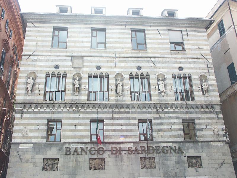 Genova, Piazza Fontane Marose