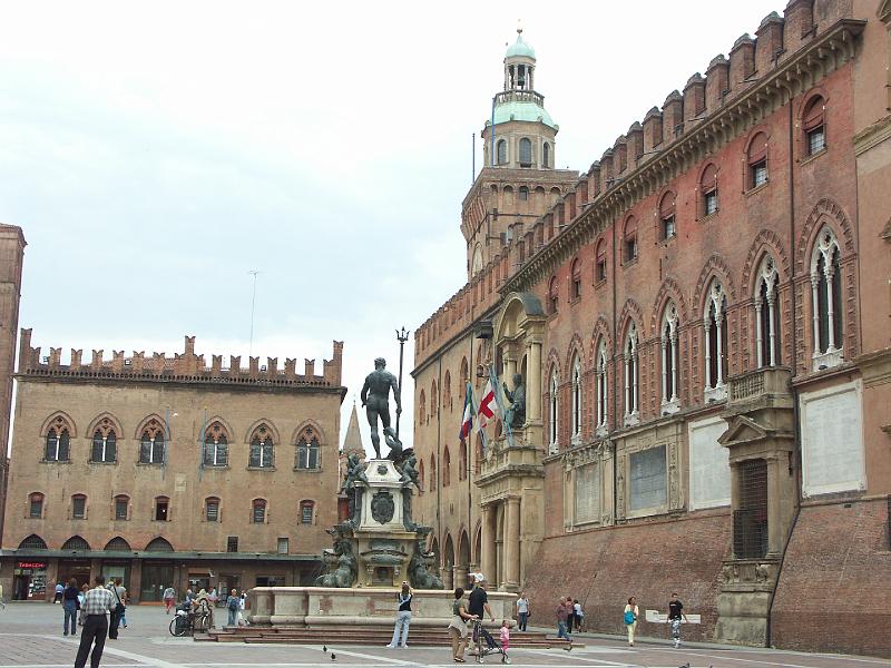 Bologna, Palazzo dei Notari, Fontana  del Nettuno et Palazzo Comunale