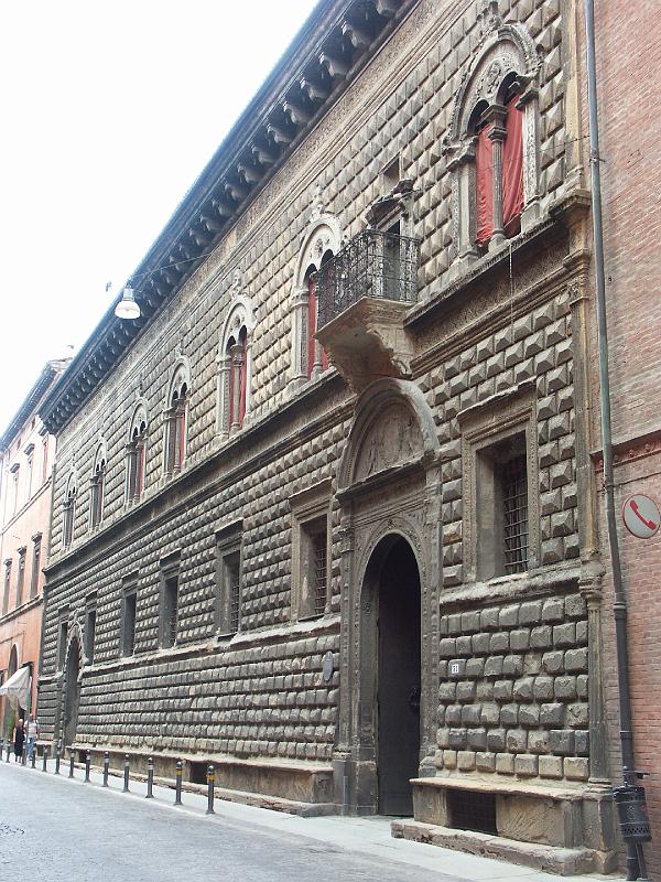 Bologna, Palazzo Bevilacqua