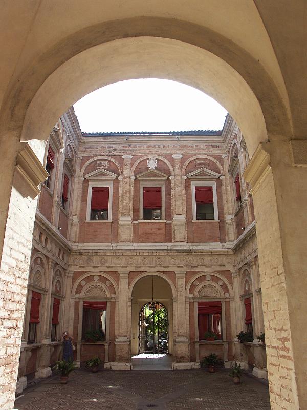 Ferrare, Pallazzo Massari