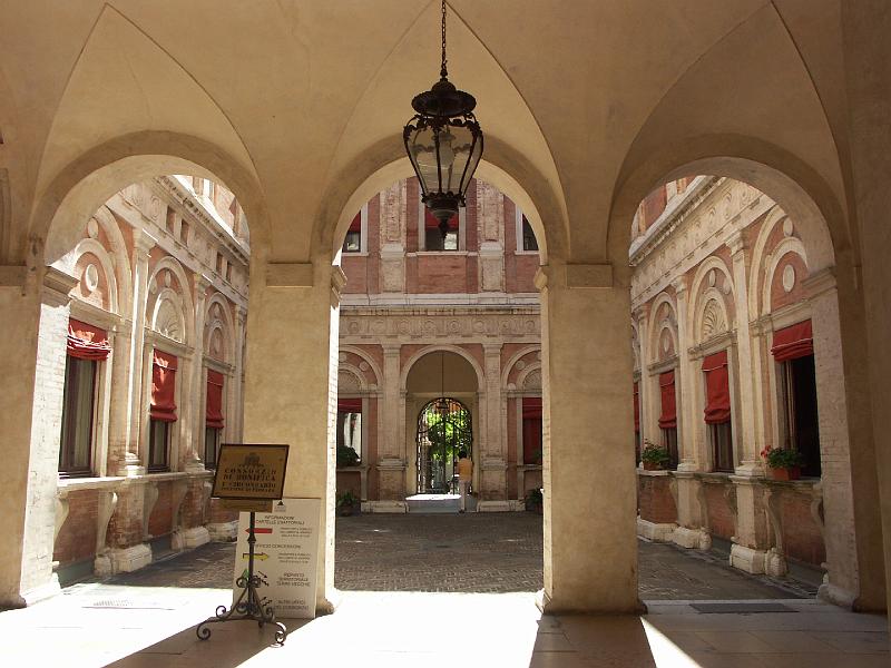 Ferrare, Pallazzo Massari