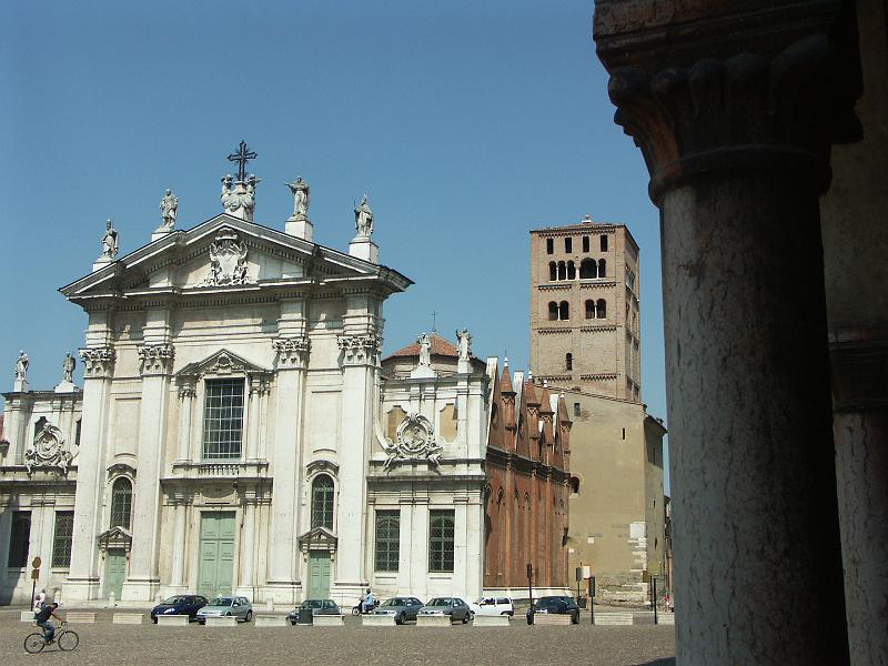 Mantova, Piazza Sordello, Duomo