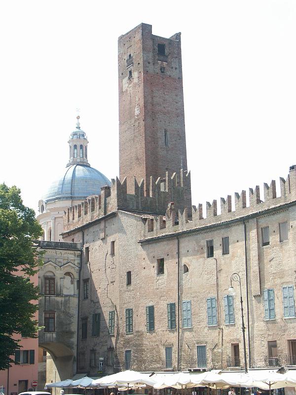 Mantova, Piazza Sordello