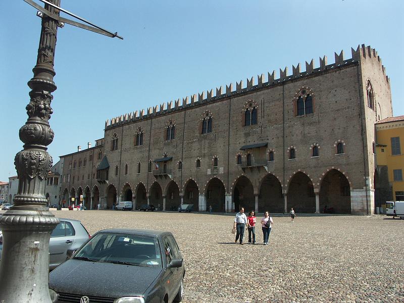 Mantova, Piazza Sordello, Pal. Ducale