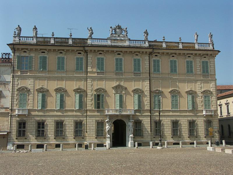 Mantova, Piazza Sordello, Palais épiscopal