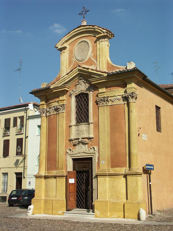 Mantova, Piazza Canossa