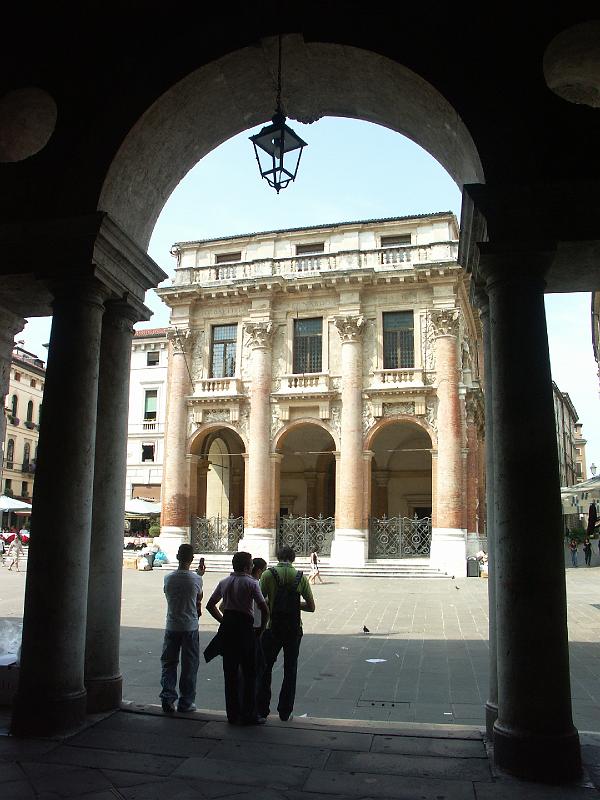 Vicenza, Piazza dei Signori, Loggia del Capitanio