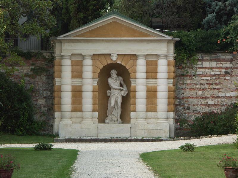 Vicenza, Villa Valmarana ai Nani