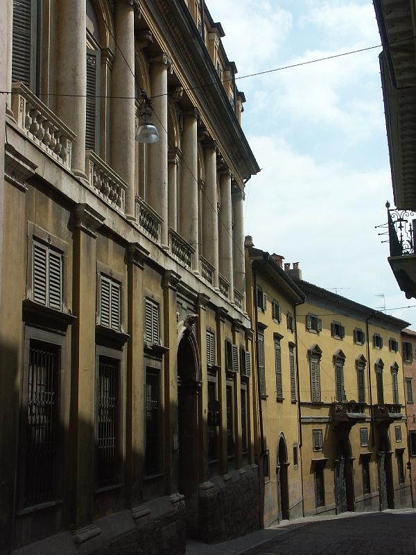 Bergamo, Via Pignolo