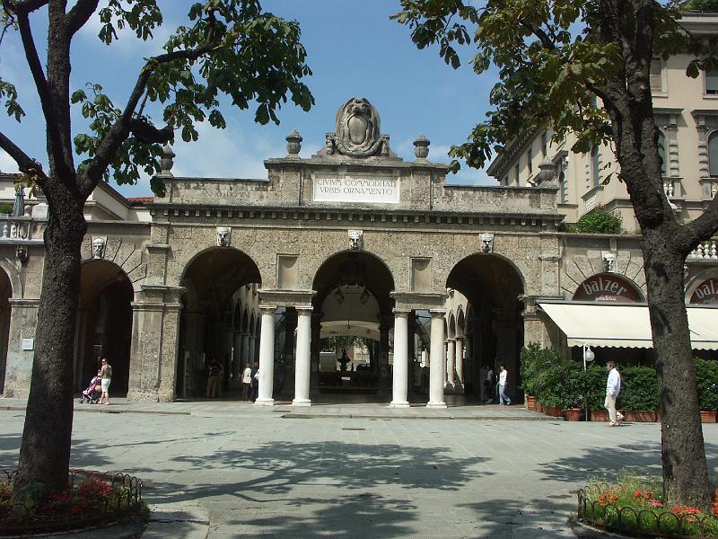 Bergamo, Piazza Matteotti