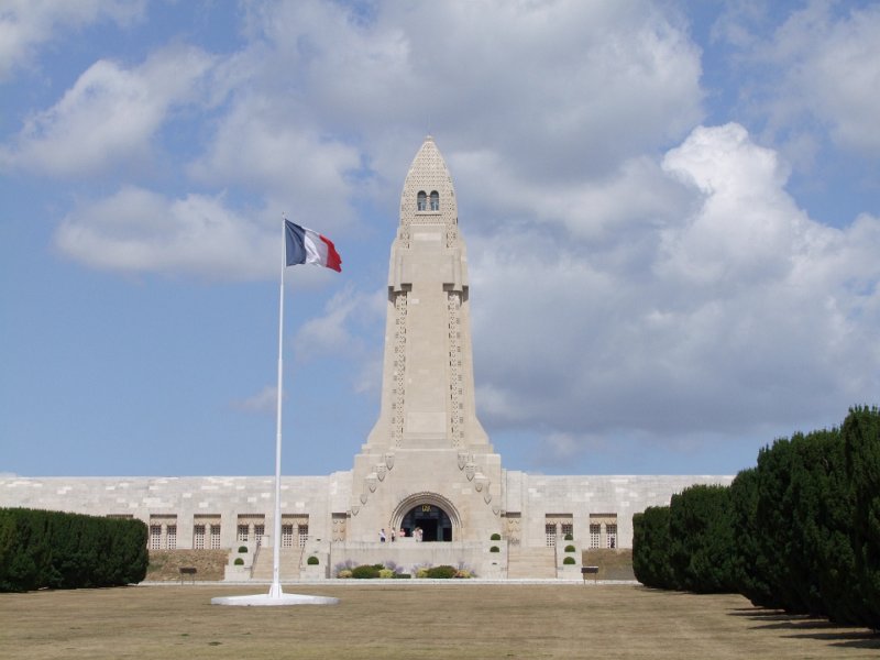 Champ de bataille de Verdun, Nécropole de Douaumont