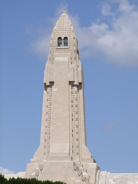 Champ de bataille de Verdun, Nécropole de Douaumont