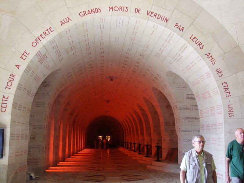 Champ de bataille de Verdun, Nécropole de Douaumont