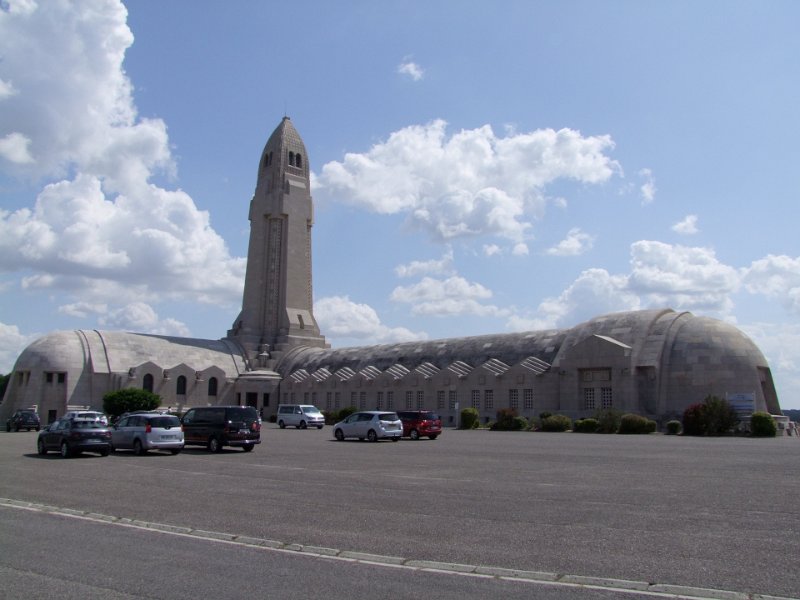 Champ de bataille de Verdun, Nécropole de Douaumont