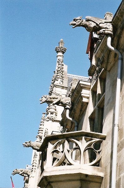 Nancy, un Balcon et gargouilles du Palais Ducal