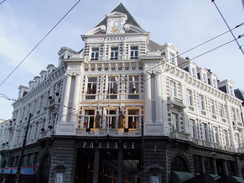 La Haye, De Passage