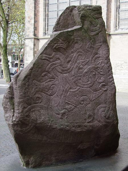Utrecht, Kloostergang, copie d'une pierre runique de Jelling