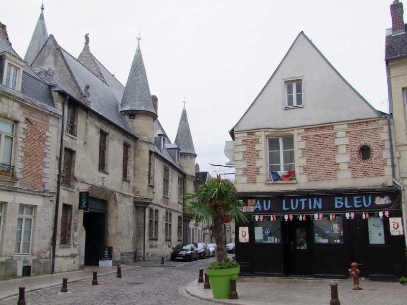 Laon