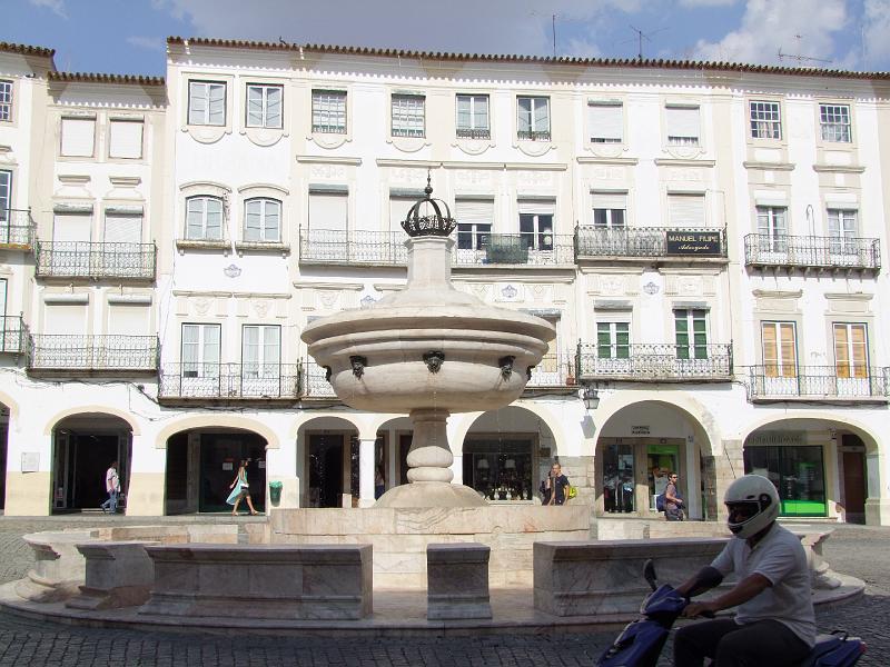 Evora, Praça do Giraldo