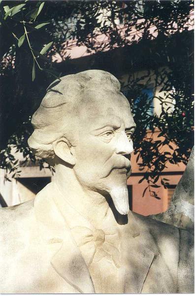 Cannes, Frédéric Mistral