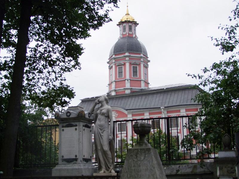 Saint-Pétersbourg, Laure Alexandre-Nevski, Cimetière Saint-Lazare