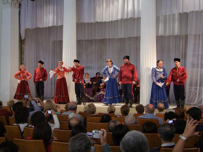Saint-Pétersbourg, Spectacle folklorique
