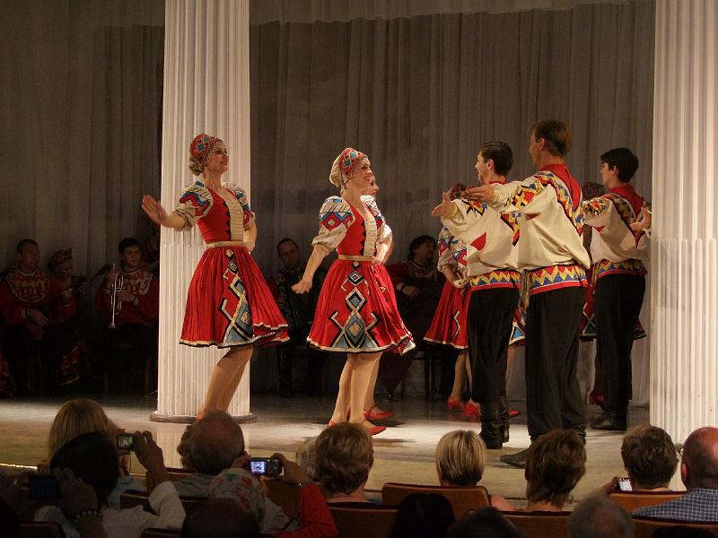 Saint-Pétersbourg, Spectacle folklorique